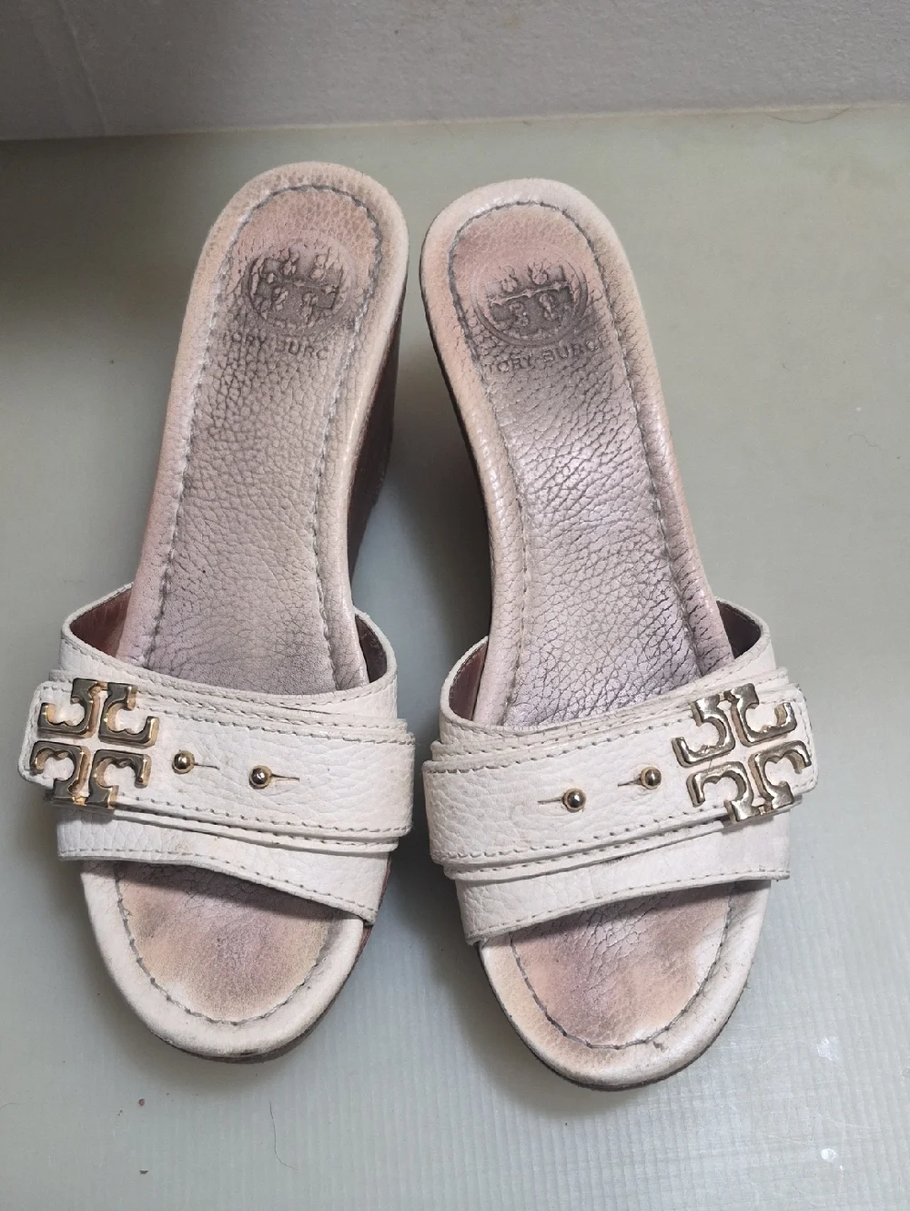 Tory Burch Cream Leather Slide Sandals with Gold Logo